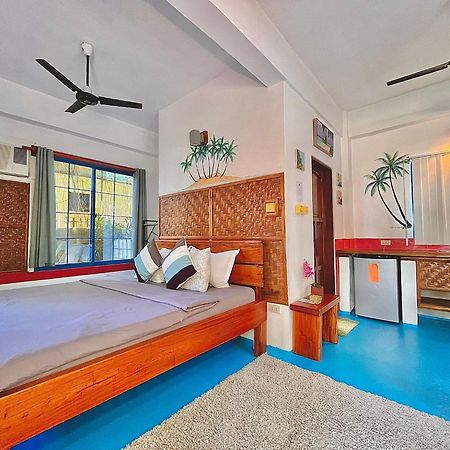 Apo Diver Beach Resort San Juan  Exterior photo